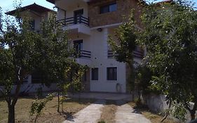Stavro'S Stone House